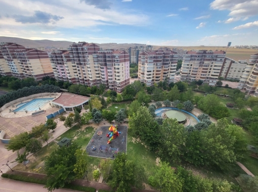 BEYHEKİM HASTANELERİ CİVARI AZRA (VENÜS) KONUTLARINDA ARAKAT